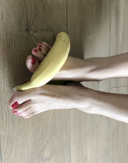 公司聚会娇妻上台被肉_成长在线视频免费观看