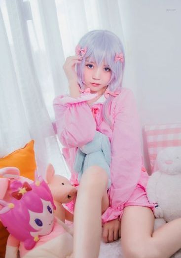 按摩房的女大学生在线观看_DVD动漫在线观看